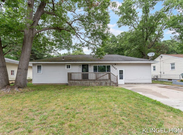 2462 Wesley Avenue, Muskegon, MI 49442