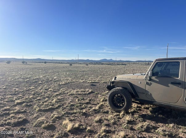 293 Arizona Rd Western Portion, Ash Fork, AZ 86320