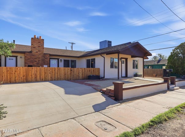 108 E Oak Street, Winslow, AZ 86047