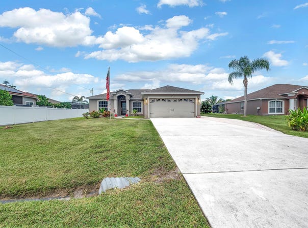 5741 NW Zenith Drive, Port Saint Lucie, FL 34986
