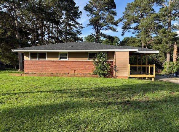 206 Camellia Circle, Greenwood, SC 29646