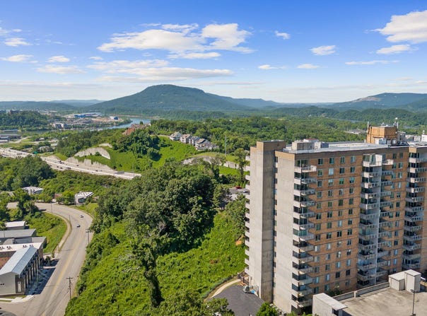 1131 Stringers Ridge Road, Chattanooga, TN 37405
