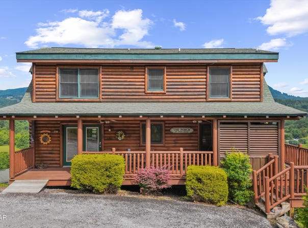 2306 Hollow Branch Way, Pigeon Forge, TN 37862