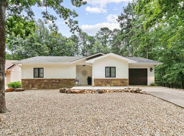 14 Reata Way, Hot Springs Village, AR 71909