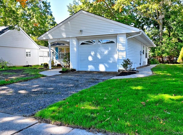 177 Canterbury Drive, Ridge, NY 11961