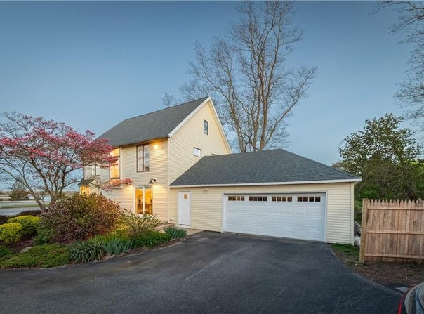 1705 Wampanoag Trail, Barrington, RI 02806