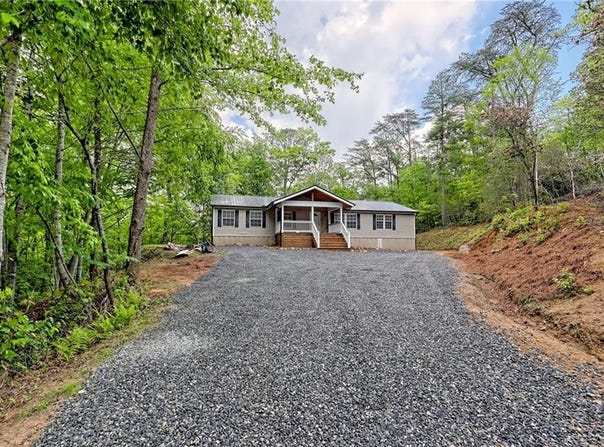 65 Redwood Lane, Tiger, GA 30576