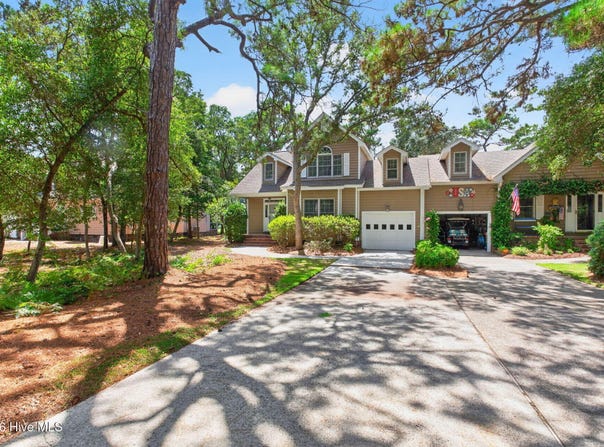 105 Oceangreens Lane, Oak Island, NC 28465