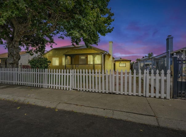 528 LA PRENDA DRIVE, Oakland, CA 94603