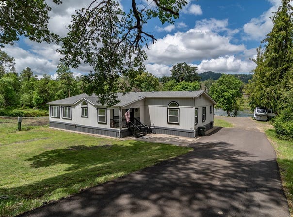 2665 WHISTLERS PARK RD, Roseburg, OR 97470