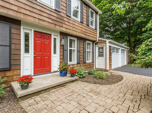 2 Burr Oak Drive, Pittsford, NY 14534