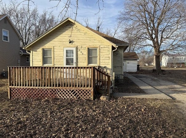 209 E Veterans Road, Laurens, IA 50554
