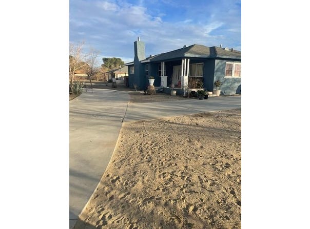 10706 E Ave R 10, Littlerock, CA 93543