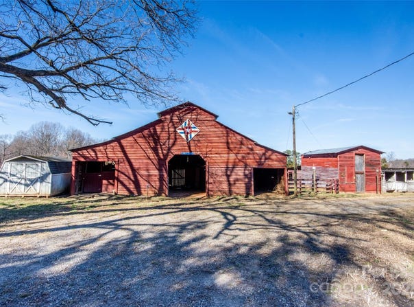 169 Eagle Mills Road, Harmony, NC 28634