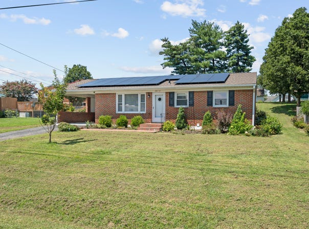 2812 Arrington DR NE, Roanoke, VA 24012