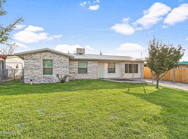 1735 Dogwood Street, Las Cruces, NM 88001
