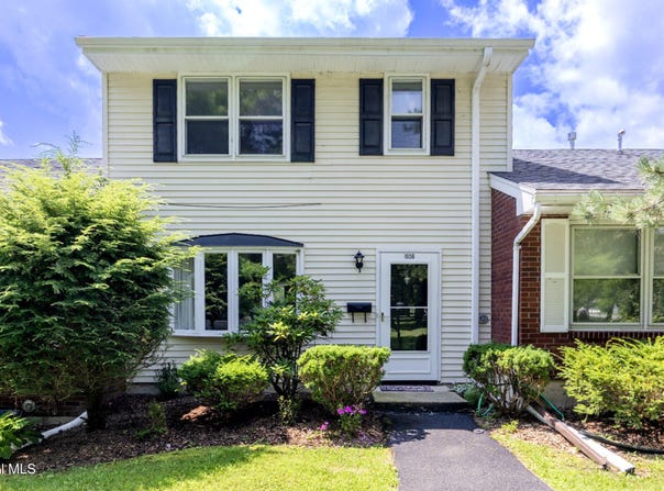 165 Hague Boulevard, Glenmont, NY 12077