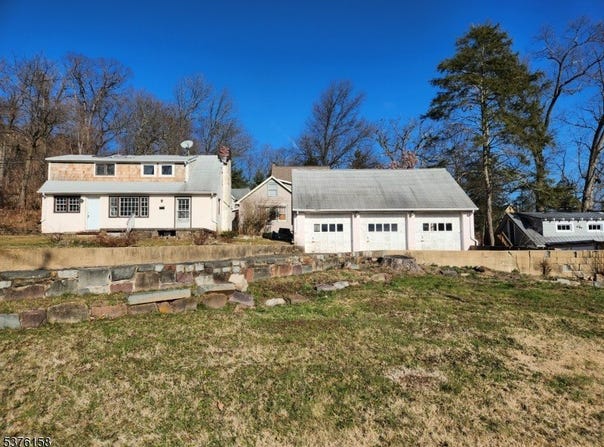 116 Johnston Dr, Watchung Boro, NJ 07069-4907