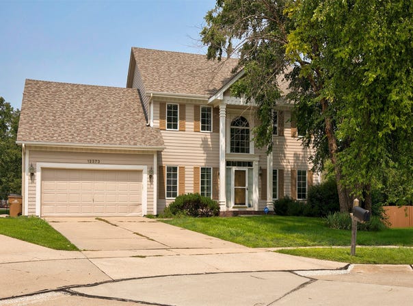 12373 Hazelwood Court, Clive, IA 50325