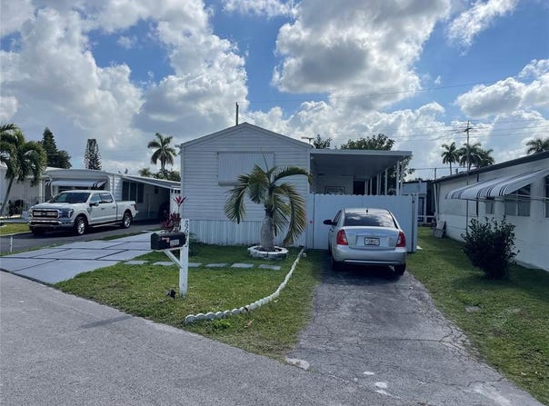 8670 SW 18th Ct, Davie, FL 33324