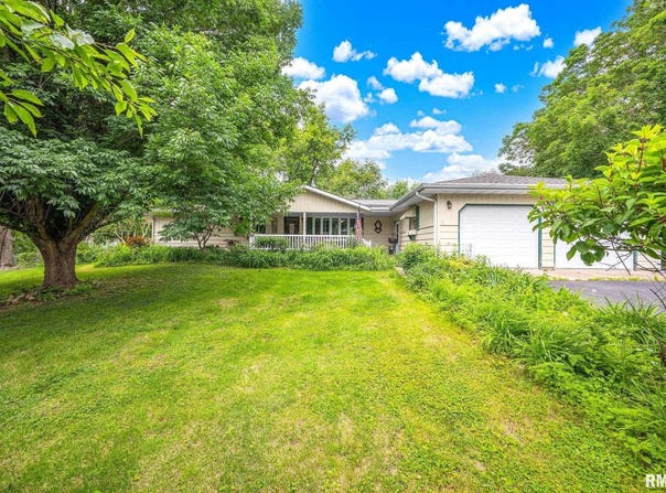 503 S WALNUT Street, Delavan, IL 61734