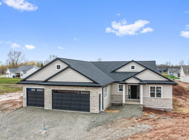 3696 ELLA JO Way, DE PERE, WI 54115-2346