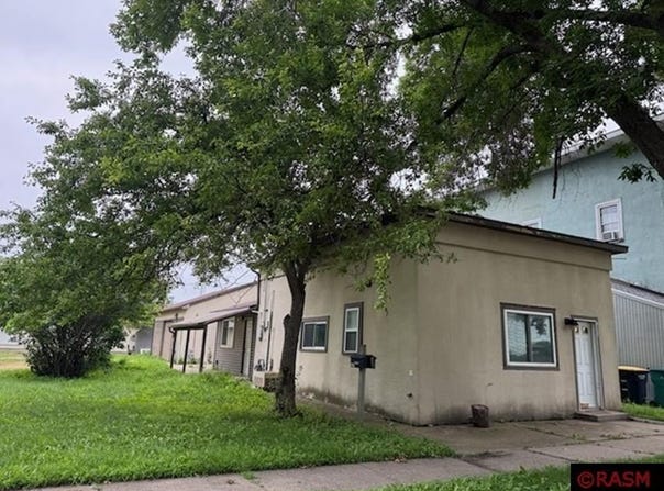 527 E 6th Street, Blue Earth, MN 56013