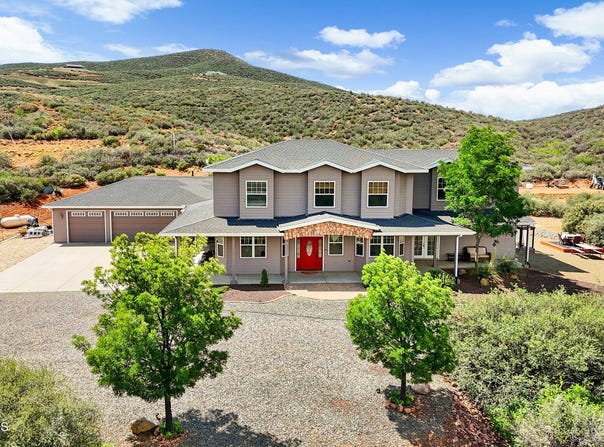 930 S Kerasi Court, Dewey-Humboldt, AZ 86327