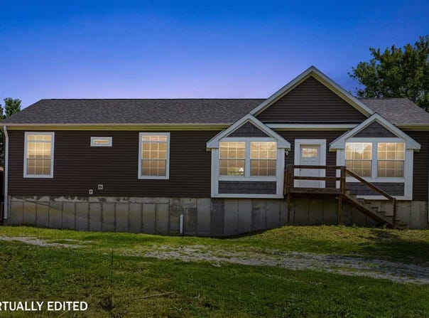 3350 150th St, Riverside, IA 52327