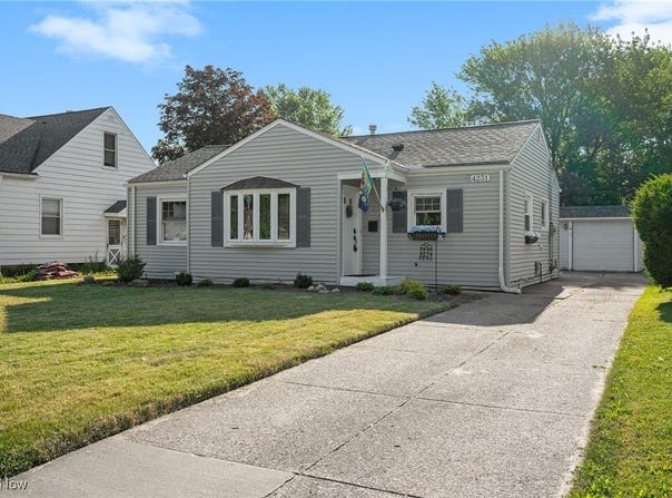 4231 W 220th Street, Fairview Park, OH 44126