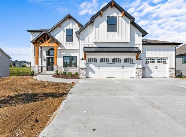 4726 NW Sienna Ridge, Riverside, MO 64150