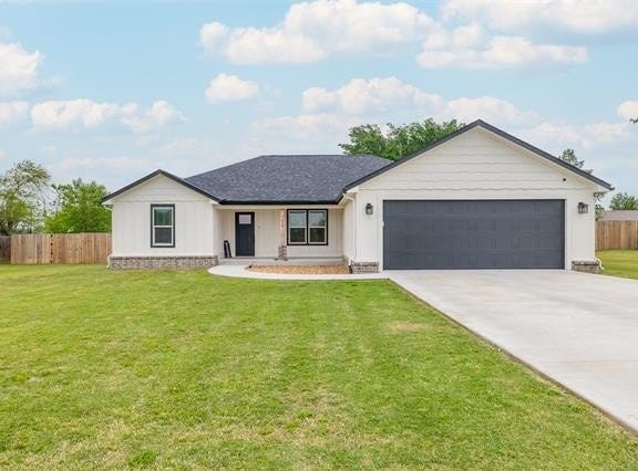 413 E Jean Pierre Street, Chouteau, OK 74337