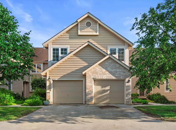 2975 River Birch Dr, Brookfield, WI 53045