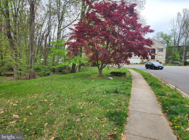 7669 LONG PINE, SPRINGFIELD, VA 22151