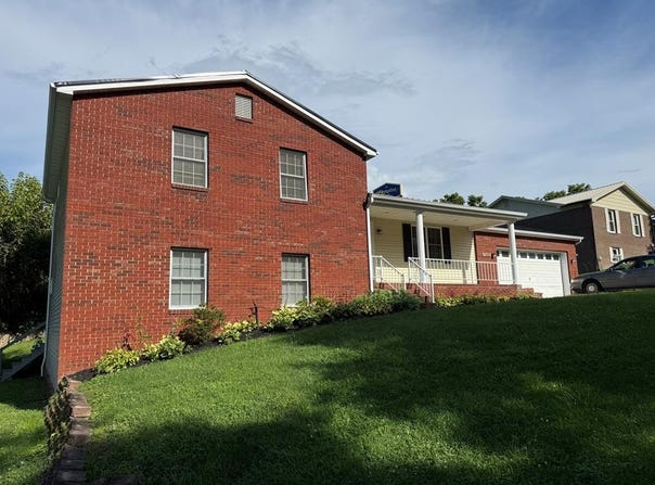 1568 East Algonquin Drive, Maysville, KY 41056