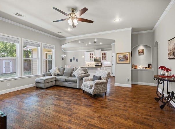 402 N Trinity Street, Decatur, TX 76234