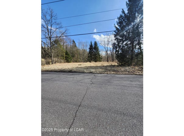 Machell Avenue, Dallas, PA 18612