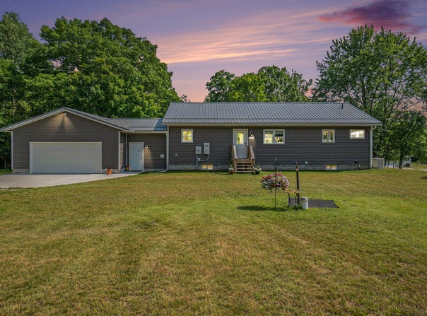 2480 S 148th Avenue, Hesperia, MI 49421