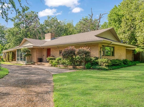 1911 Harrison Avenue, Paris, TX 75460
