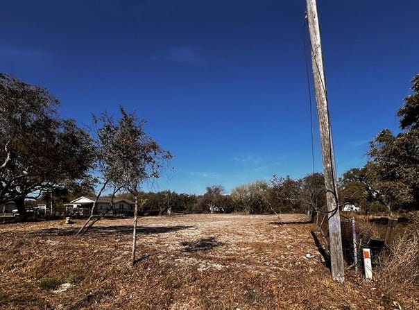 916 Monkey Rd, ROCKPORT, TX 78382