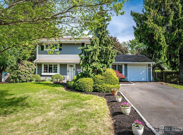 40 Hastings Road, South Brunswick, NJ 08824