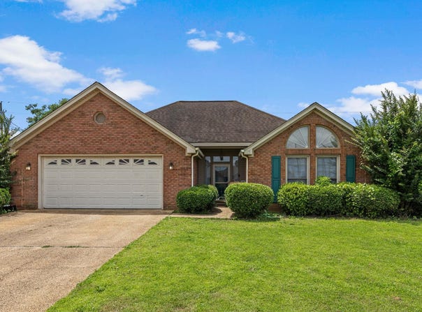 204 E Pershing Ave, Muscle Shoals, AL 35661
