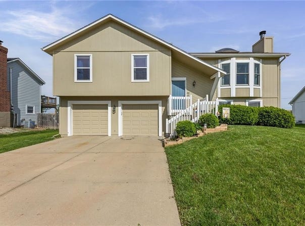 17451 S Ingrid Street, Gardner, KS 66030