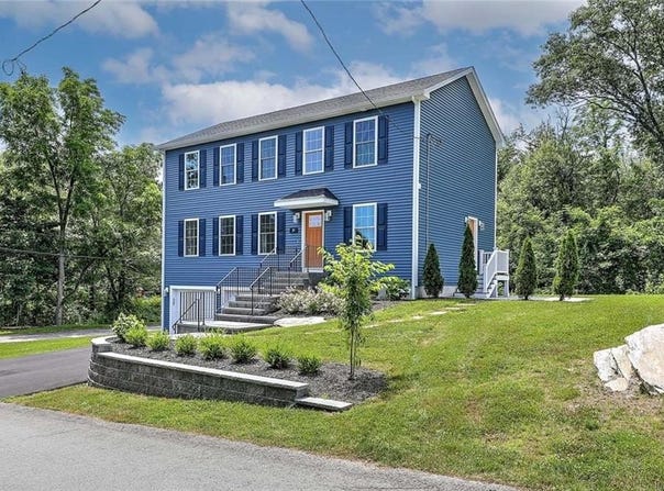 29 Graves Avenue, North Smithfield, RI 02896