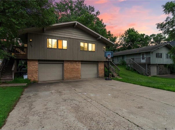 305/307 Jackson Avenue N, Hopkins, MN 55343