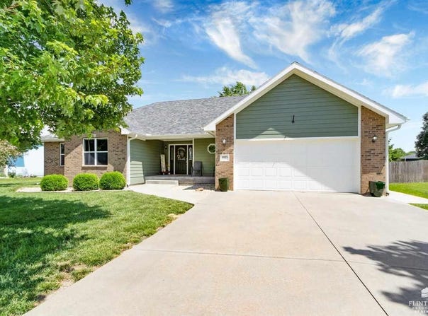 4025 Bald Eagle Drive, Manhattan, KS 66502