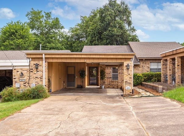 1019 E Austin, Nacogdoches, TX 75965