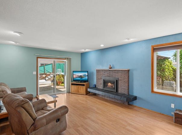 7680 Gladstone Avenue, White City, OR 97503