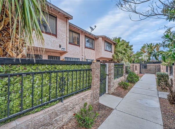 4338 Caliente Street, Las Vegas, NV 89119