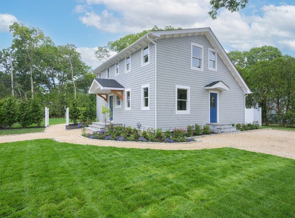 1 Lynnwood Court, Hampton Bays, NY 11946